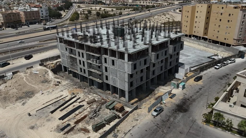 استراتيجية الاستثمار العقاري في المشاريع تحت الإنشاء
